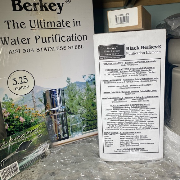 Royal Berkey Water Filter System, Spigot, 2 Elements, & Primer, 3.25 Gallons - Picture 7 of 7